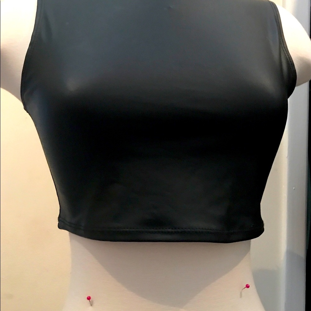 Random Hearts vinyl crop tank